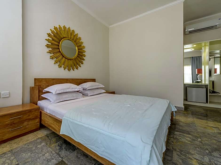 Bali Court Hotel & Apartment