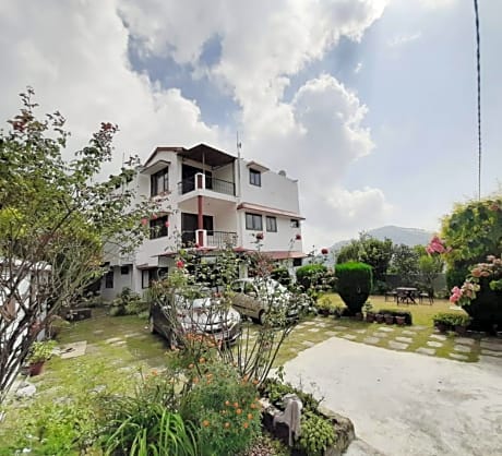 Dev Cottage and Homestay