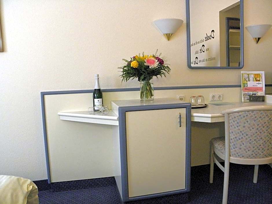 Photo 1 of 1 of Double Room with Waterbed