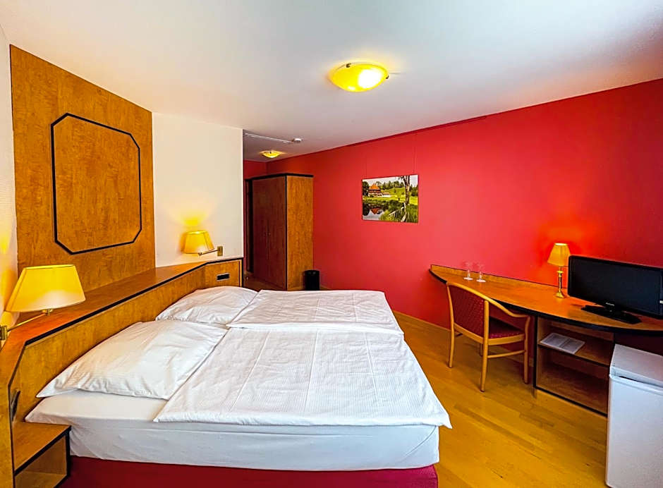 Photo 1 of 6 of 1 Double Bed or 2 Beds