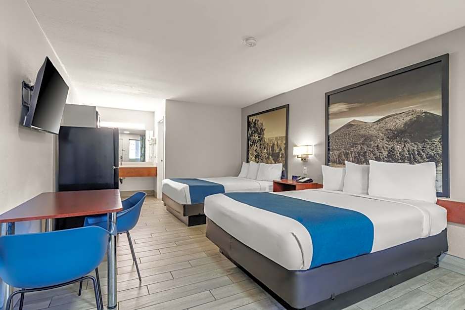 Days Inn & Suites by Wyndham Flagstaff I-40