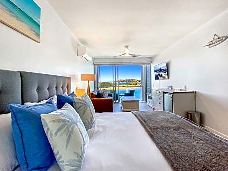 Blue on Blue Studio Room 1362