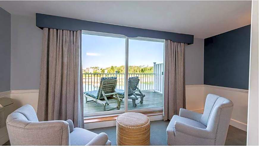 The Breakwater Inn & Spa