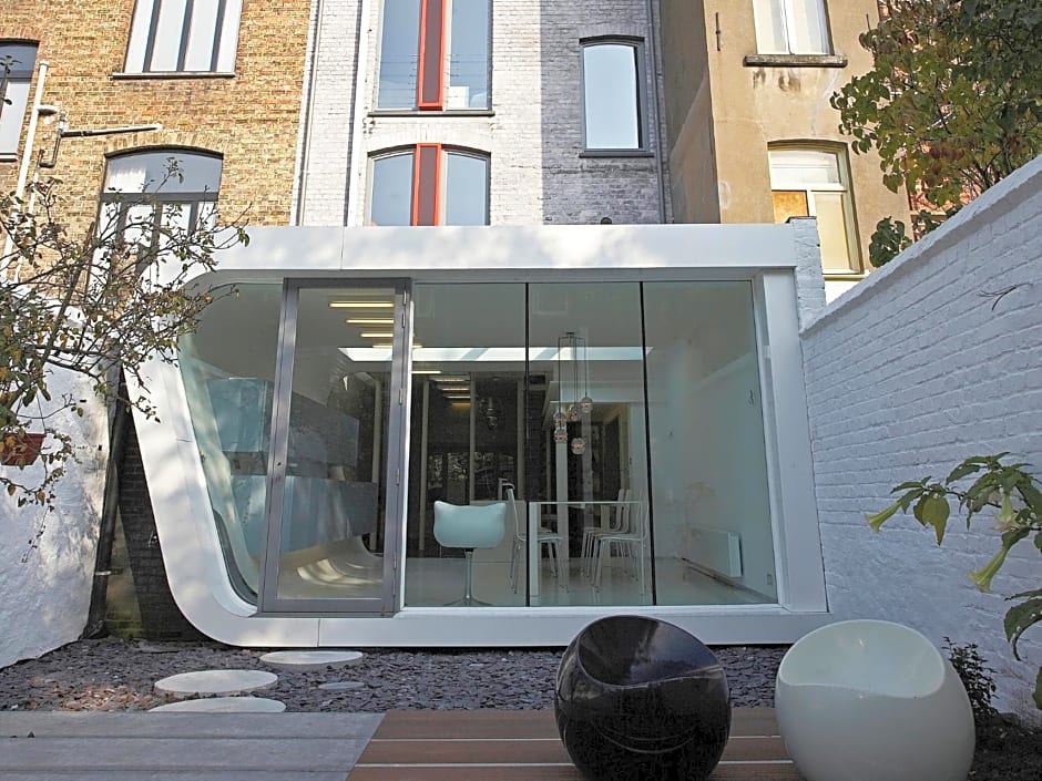 PLANT BASED b&b central Bruges