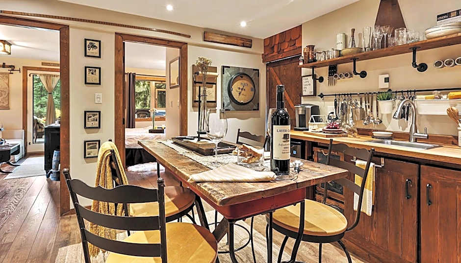 A Suite Retreat - Beyond Bed & Breakfast