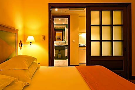 Superior Family Room (2 Adults + 2 Children)