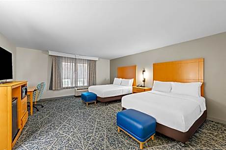 2 Queens Mobility/hearing Access Ri Shwr Ns Vis Doorbell Alrt And Vis Telephone Alrt/hdtv Microwv/fr