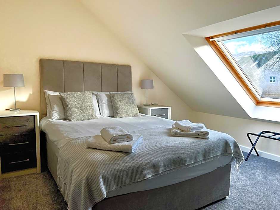 Loch Ness Gate House