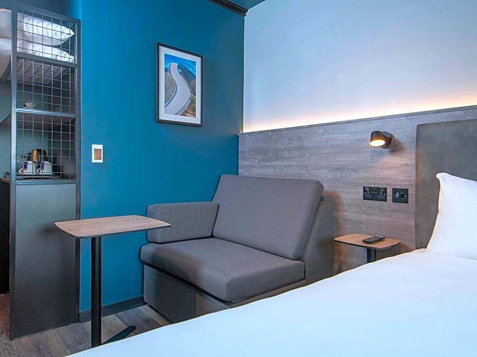 ibis London Gatwick Airport