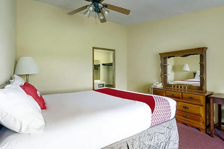 OYO Hotel Daleville AL Hwy 84