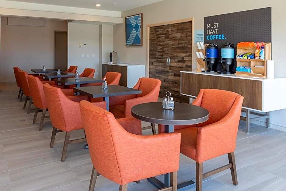 Holiday Inn Express & Suites Englewood - Denver South By IHG