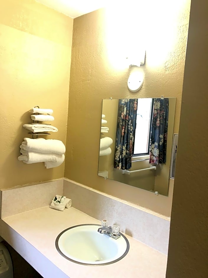 Laurel Park Inn