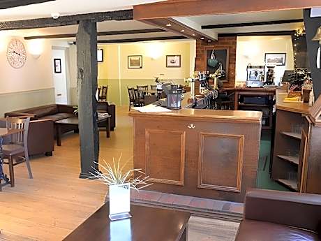 The Hollies Inn
