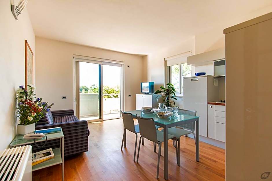 Verdeluna ApartHotel