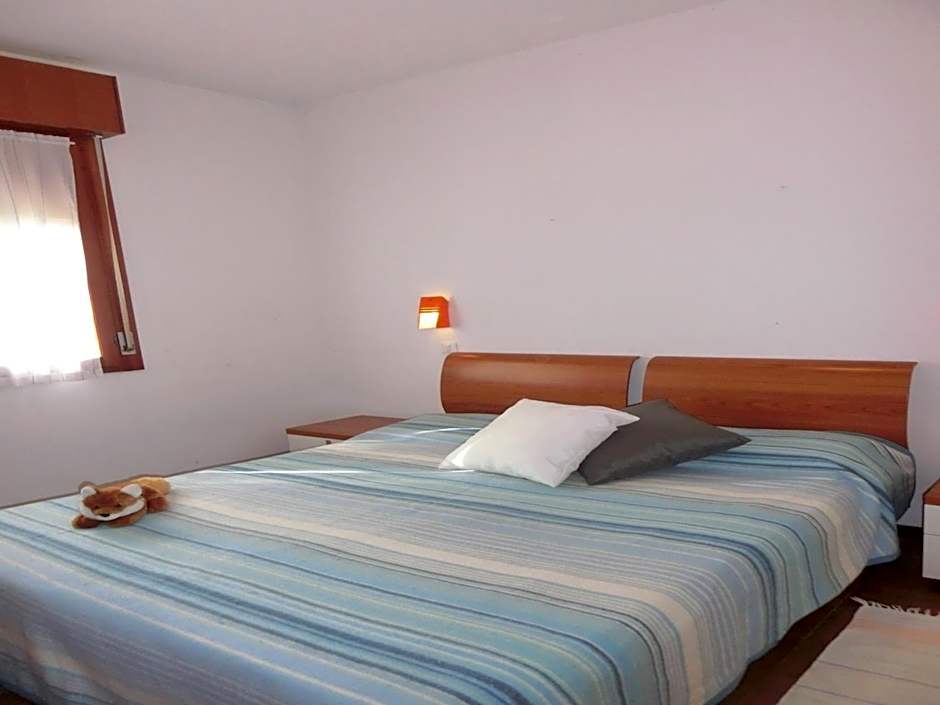 Bright flat in residence with pool - Beahost