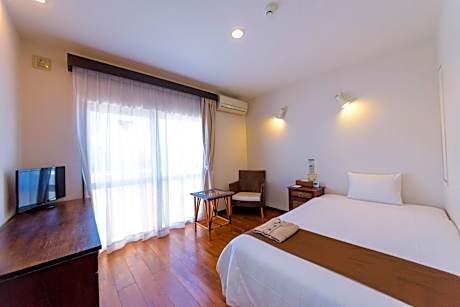 Double Room with Small Double Bed - Non-Smoking