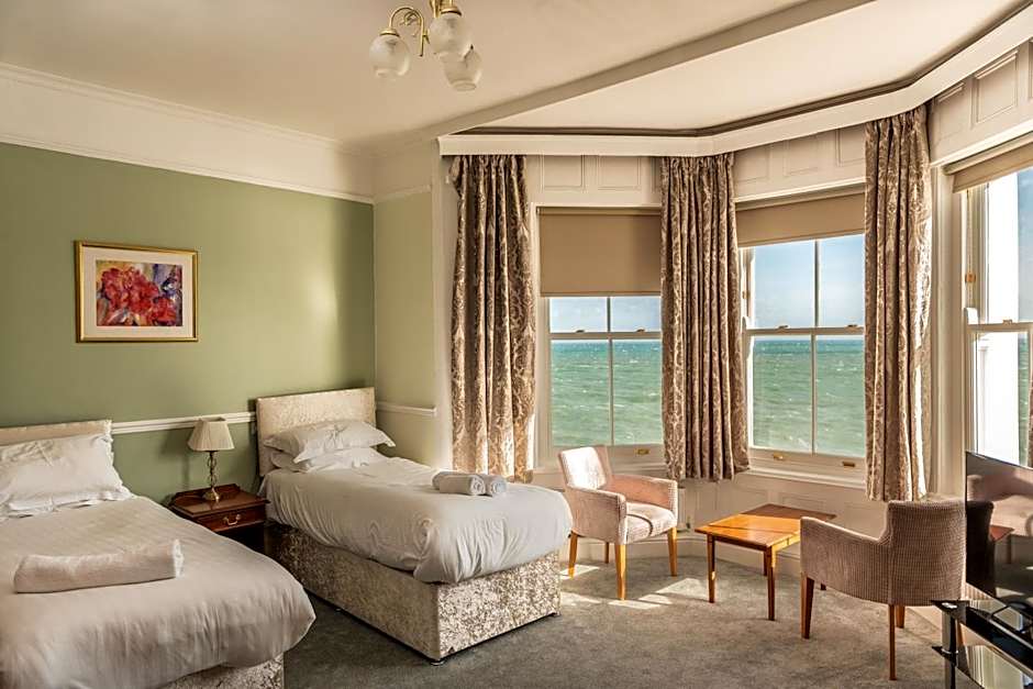 Zdjęcie 1 z 6 — 2 Beds, Sea View