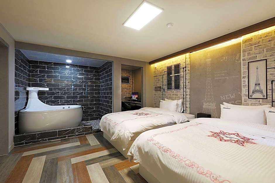 Hotel Mondavi