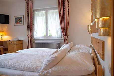 Deluxe Double Room with Bathtub and Balcony