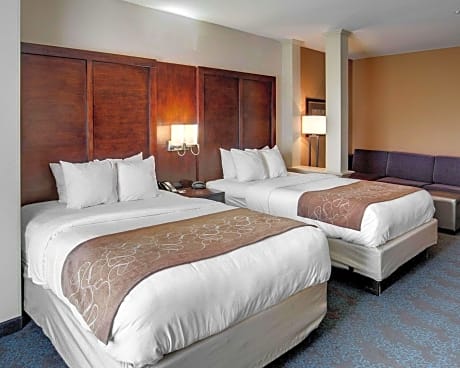 2 Queen Beds, Suite, Nonsmoking