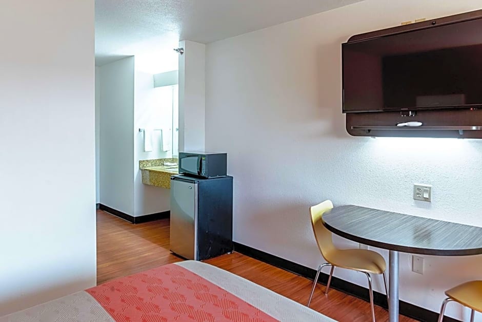 Motel 6-Lebanon, IN