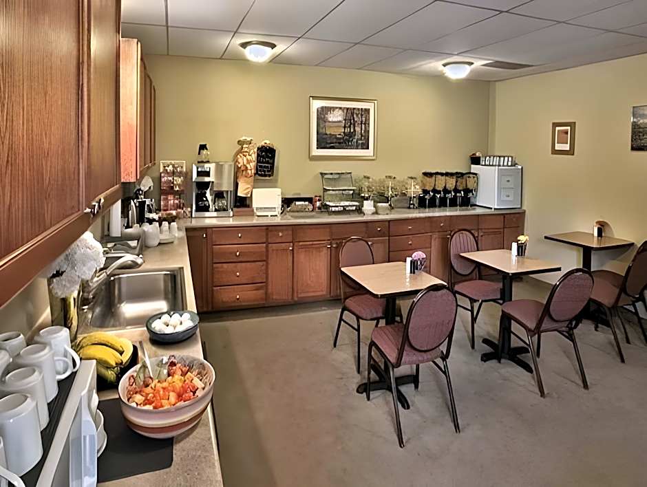 Boulder Twin Lakes Inn