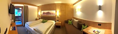 Superior Double Room with Balcony