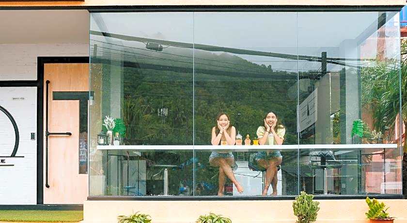 Tall Tree Poshtel Phuket