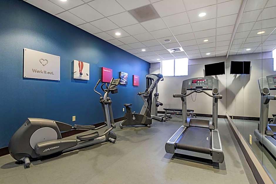 Comfort Suites Huntersville near Lake Norman