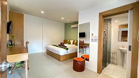 Standard with 1 King Bed