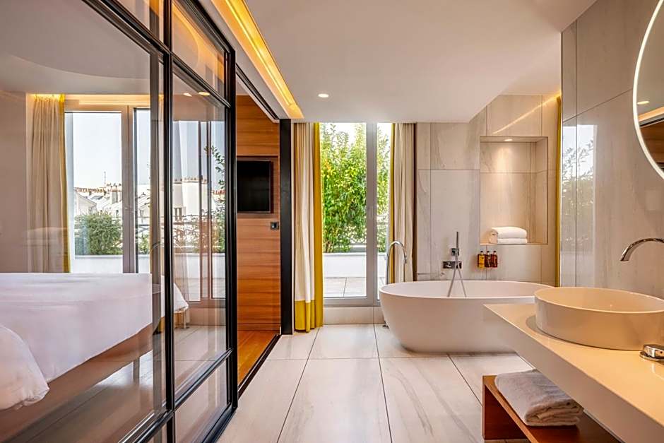 Renaissance by Marriott Paris Republique Hotel