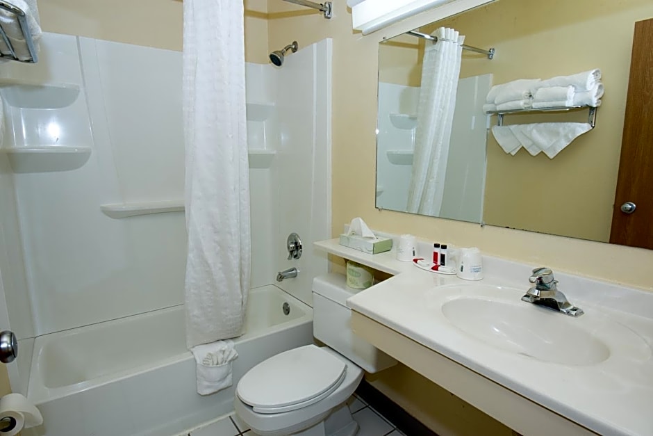Super 8 by Wyndham Altoona