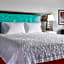 Hampton Inn Selma, CA