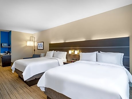 Standard Queen Room with Two Queen Beds