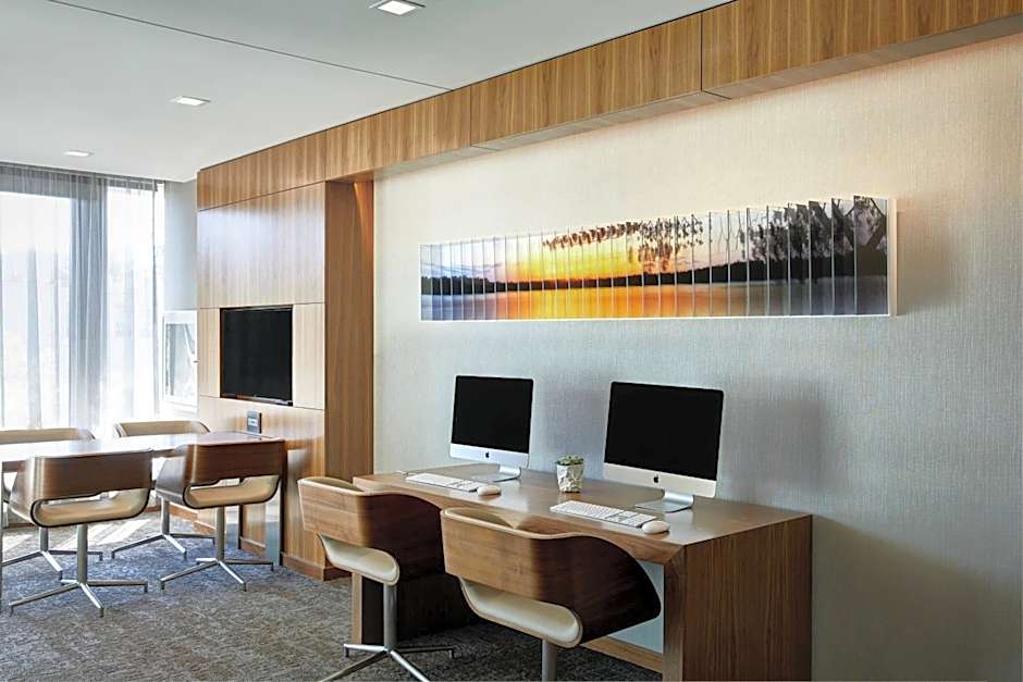 AC Hotel by Marriott Madison Downtown