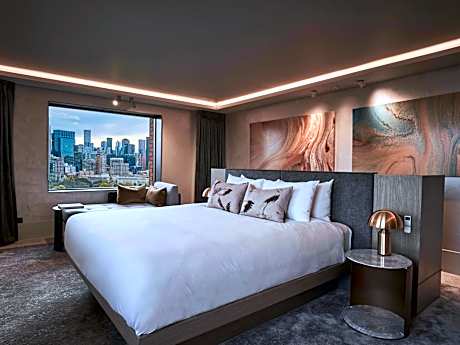 William Clarke Sky Villa with One King Bed and Lounge Access - Top Floor