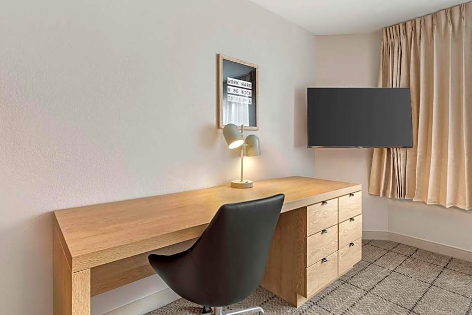 Sonesta Simply Suites Baltimore BWI Airport