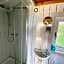 Blair Tiny House with Private Hot Tub - Fife - Loch Leven - Lomond Hills