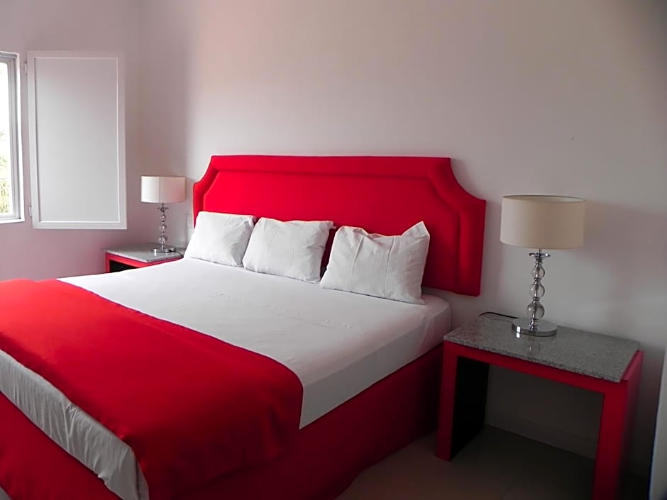 Photo 1 of 16 of Standard 1 King Bed