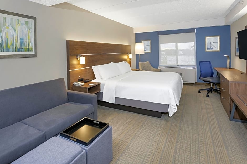 Holiday Inn Express Hotel & Suites East End, an IHG Hotel