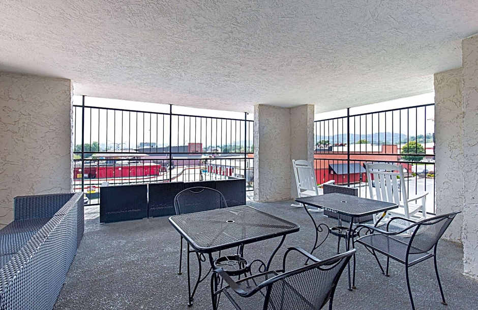 Americana Inn a Travelodge by Wyndham