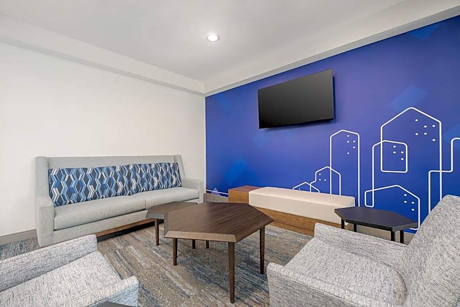 Holiday Inn Express And Suites Alexandria By IHG