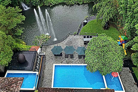 Athirappilly Green Trees Resort