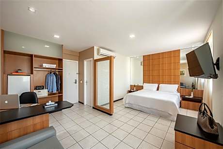 Standard Double - 1 Queen Bed