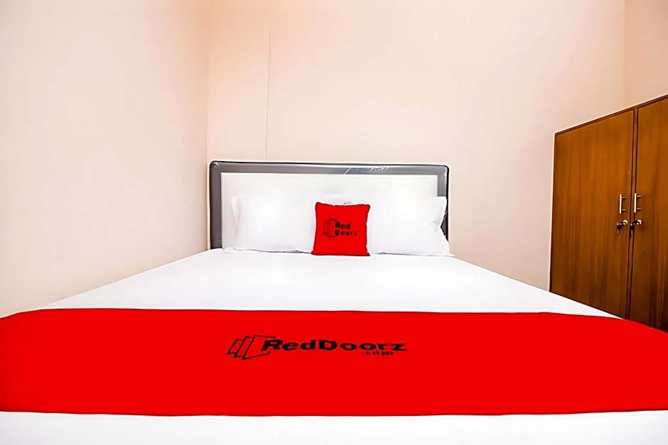 RedDoorz Plus @ Pogung Raya