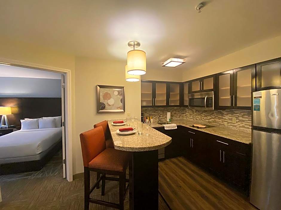 Staybridge Suites Syracuse Liverpool By IHG