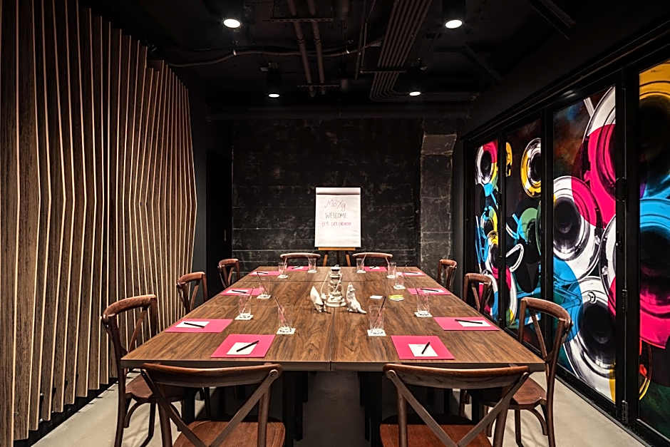 Moxy Springfield Downtown