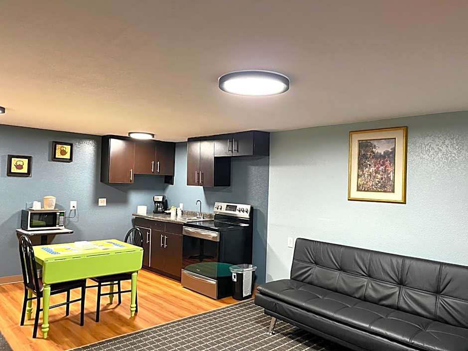 Annie Oakley Motel Oakley