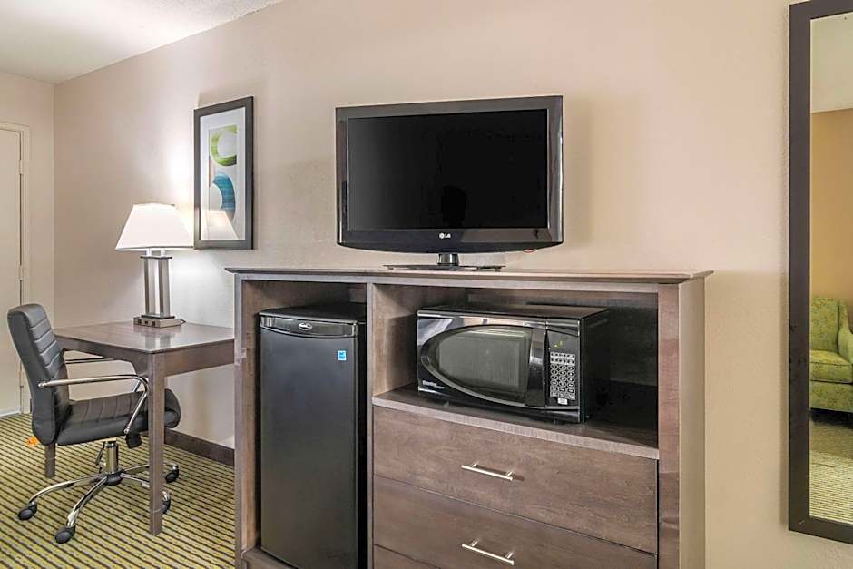 Quality Inn McDonough Atlanta South