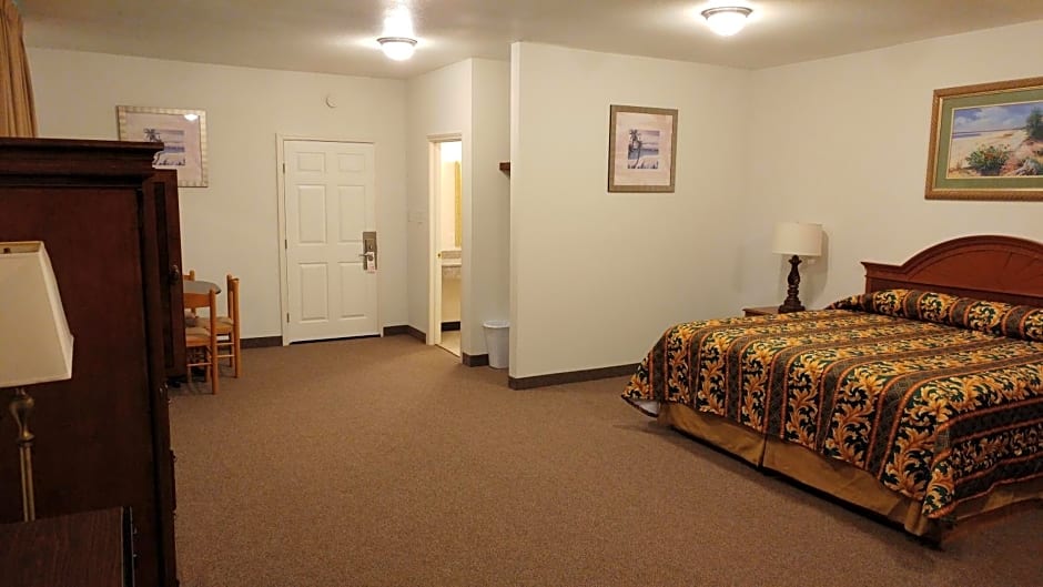 Country Regency Inn & Suites